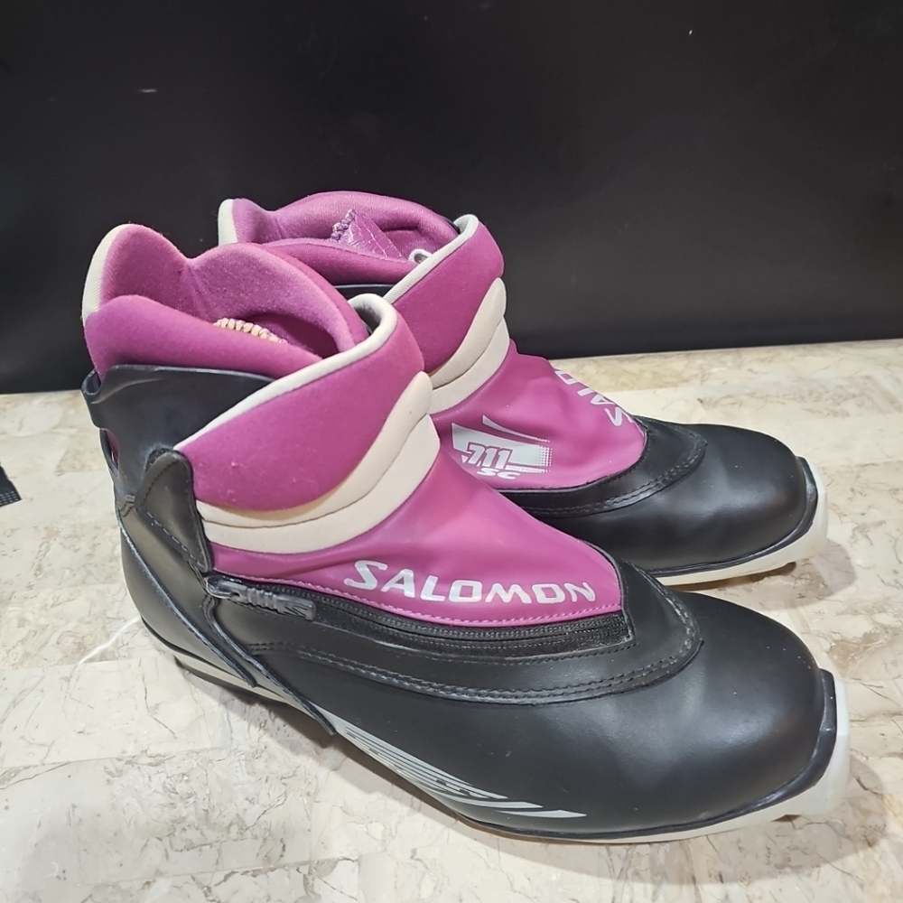 Vintage Salomon Cross Country Boots Size Men’s EU 44/ US 11 purple and Black